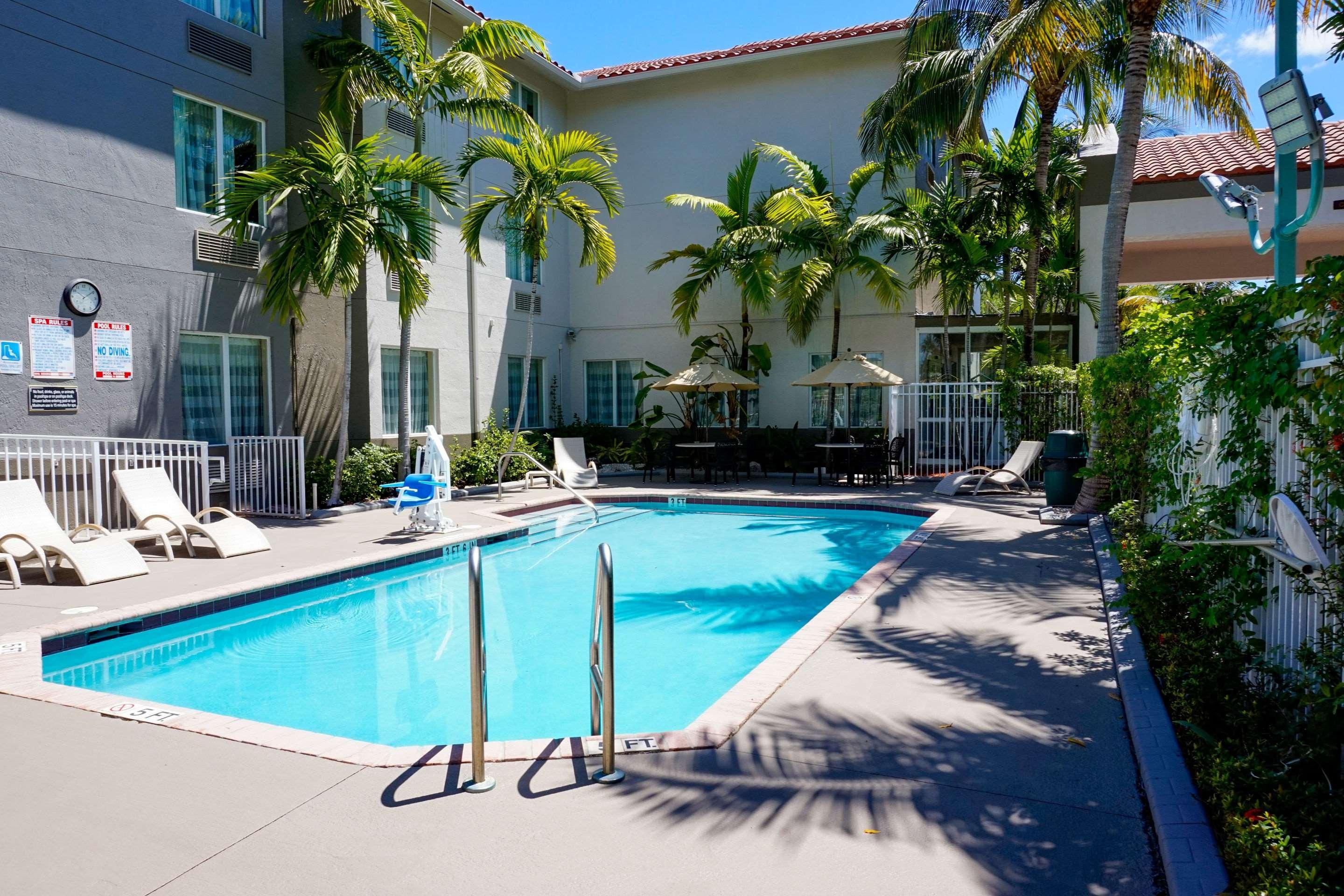 Sleep Inn & Suites Ft Lauderdale International Airport Дания-Бич Экстерьер фото