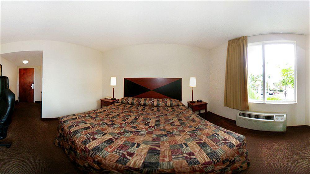 Sleep Inn & Suites Ft Lauderdale International Airport Дания-Бич Экстерьер фото