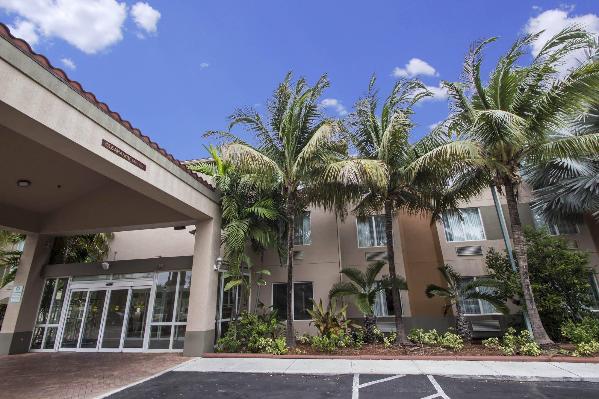 Sleep Inn & Suites Ft Lauderdale International Airport Дания-Бич Экстерьер фото