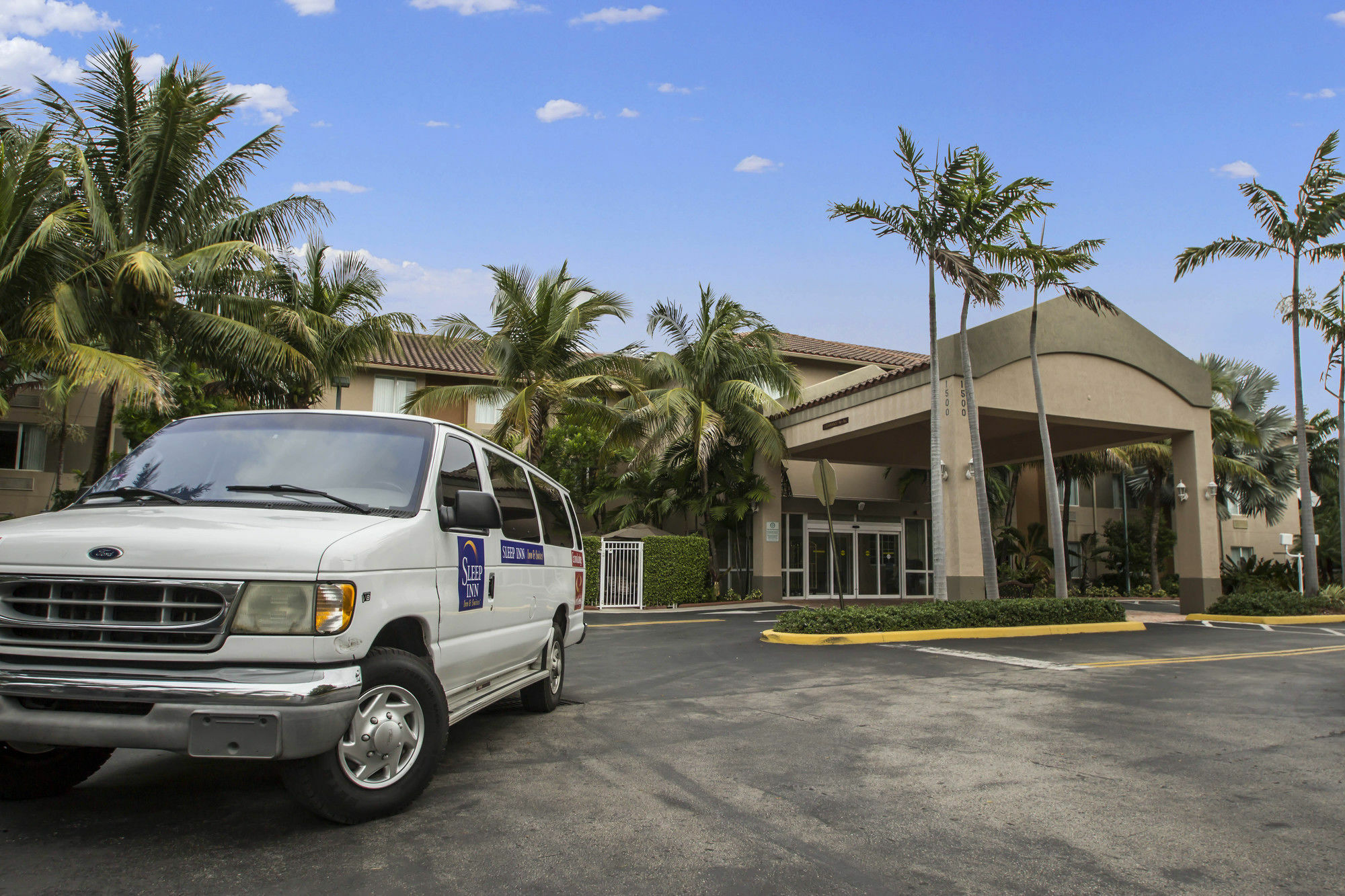 Sleep Inn & Suites Ft Lauderdale International Airport Дания-Бич Экстерьер фото